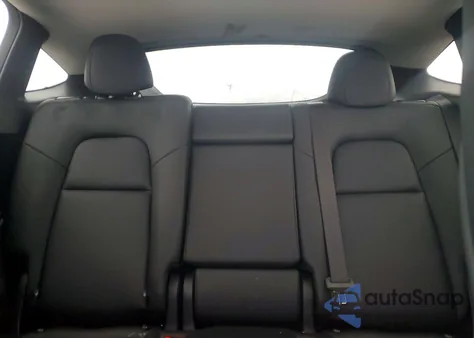 2025 Tesla Model Y z USA, uszkodzony, nr VIN 7SAYGDEE6SF296093